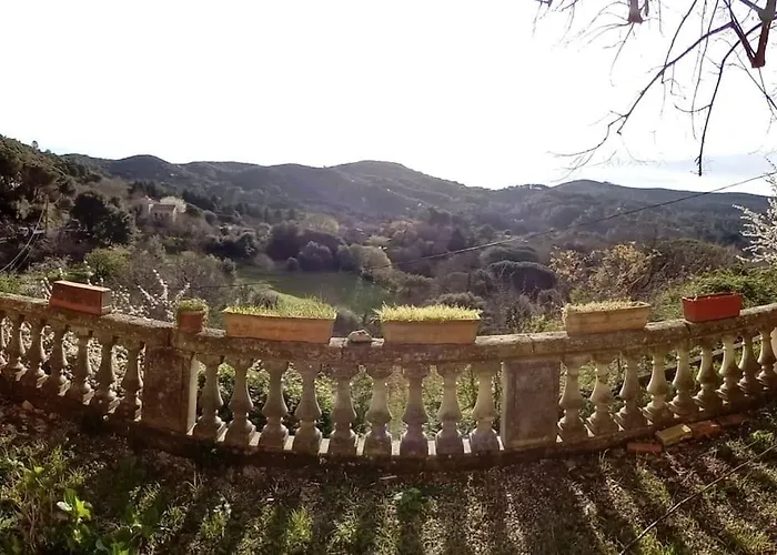 Relai De Randonnées Pédestres, Cévenoles, Bassin En Eau De Source, Randonnées D'ânes Abreuvoir Et Enclos Сasa de vacaciones